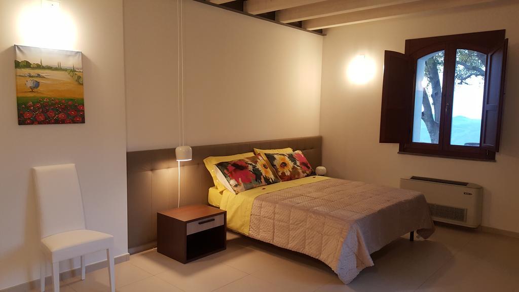 B&B I Frassini 카스텔부오노 외부 사진